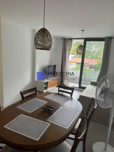 Venta Apartamento 1 Dormitorio Y Medio En Edificio View I Punta Del Este
