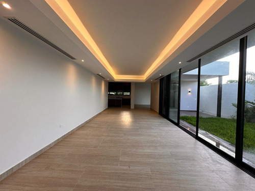 Casa En Venta Merida, Conkal, Privada Olivia, Una Planta, Entrega Inmediata.