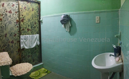 Imagen 8 de 9 de En Venta Amplia Y Cómoda Casa Con Ubicación Cercana A Todo Tipo De Servicios. 04120656408 Mls 23-3467