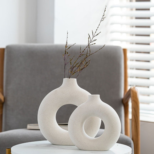 Imagen 4 de 7 de Florero Delicado Moderno Circular Ceramica Arenada Pequeño