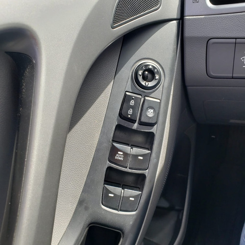 Imagen 12 de 13 de Hyundai Elantra Gls Ta 2015