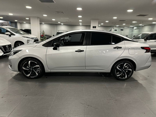 Nissan Versa 1.6 Sense Cvt