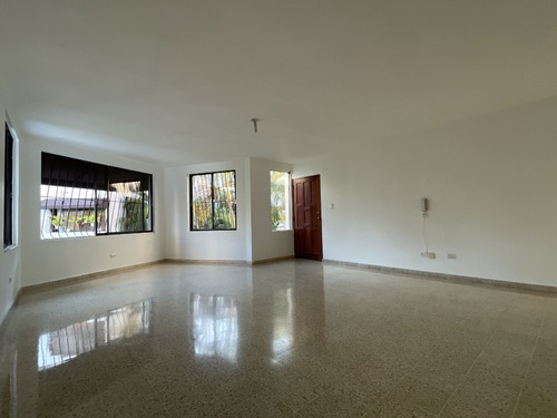 Apartamento En Viejo Arroyo Hondo En Venta, Distrito Nacional 