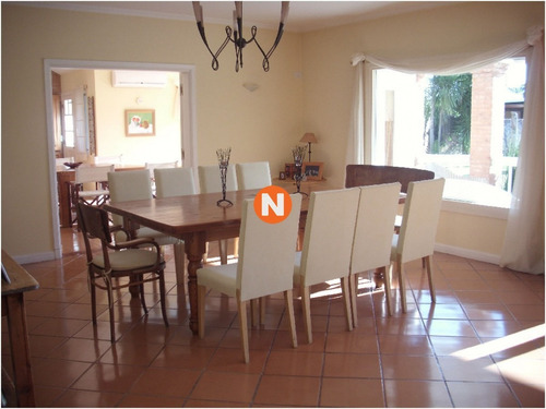 Casa En Venta Y Alquiler, Mansa, Punta Del Este, 5 Dormitorios.- Ref: 205107