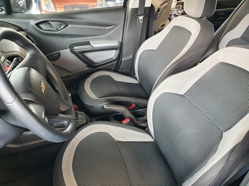 Imagem 9 de 13 de Chevrolet Onix 2015 1.0 Ls 5p