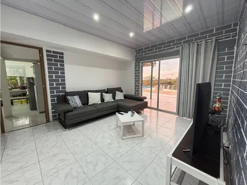 Vendo Hostal, Amoblada, Cerca A Recuca