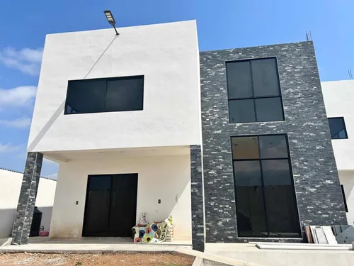 Casa Grande Tipo Minimalista