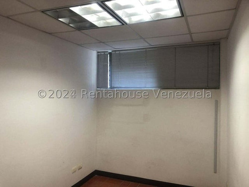 Comercial En Venta En  Lomas De Chuao  #24-22126