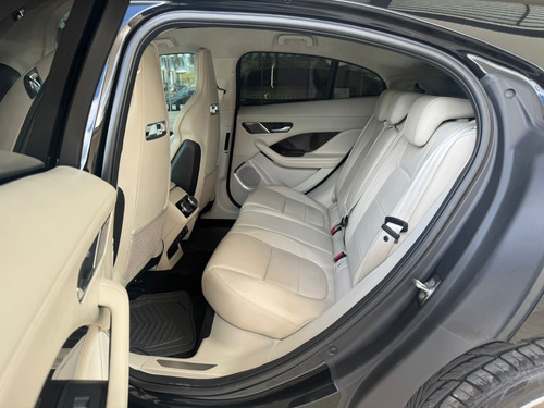Jaguar I-Pace First Edition 400PS