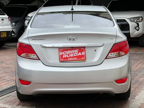 Hyundai Accent 1.3 Gl 5 p