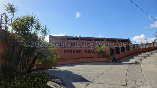 Townhouse En Venta En La Trinidad 24-7109 Yf