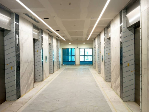 Piso De Oficina En Centro Empresarial La Esmeralda, Campo Alegre