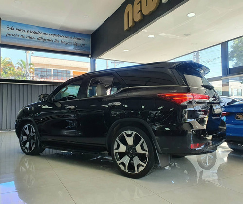 Imagem 4 de 15 de Toyota Hilux Sw4 2.8 Srx Diamond 4x4 7 Lugares 16v Turbo