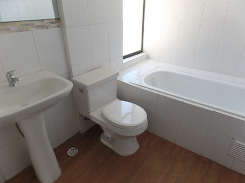 Casa Muy Amplia Para Empresas Y/o Habitacional
