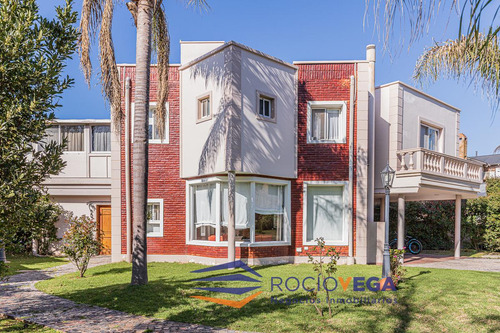 Venta De Casa  En Golfer´s Country Club Pilar