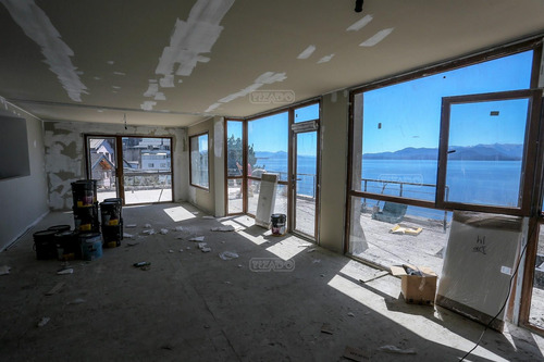 Departamento En Venta Ubicado En Centro De Bariloche, Bariloche
