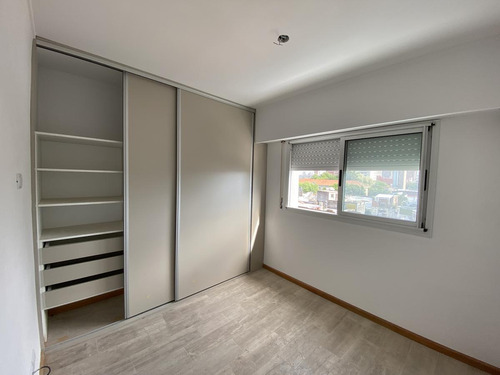 Departamento En Venta 2 Dormitorios 2 Baños Abasto A Estrena