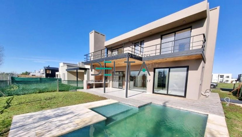 Casa  En Venta En Vila Marina Ii, Villanueva, Tigre