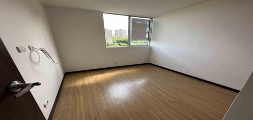 Apartamento En Arriendo Ubicado En Envigado Sector Loma Del Esmeraldal (27260).