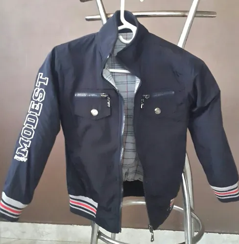 Chaqueta Reversible Para Niño. (Usado)