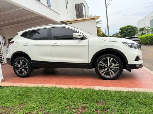 Nissan Qashqai 2.0 Advance 142 hp