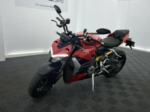 Ducati Streetfighter V2