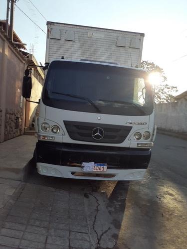 Mercedes Accelo 815 013