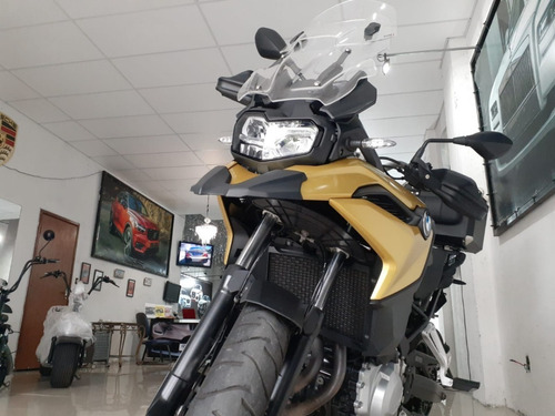 Imagem 3 de 6 de Moto Bmw