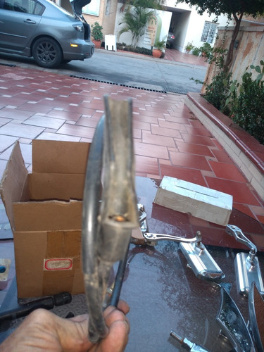 Imagen 3 de 9 de 1. Esruche De Juaya De Velocida Moto Vera Usada