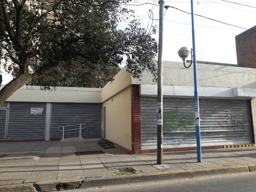 Excelente Local Céntrico A Metros De La Estación De Moreno