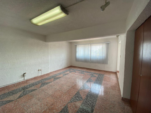 Edificio Con Bodega En Venta En Azcapotzalco.
