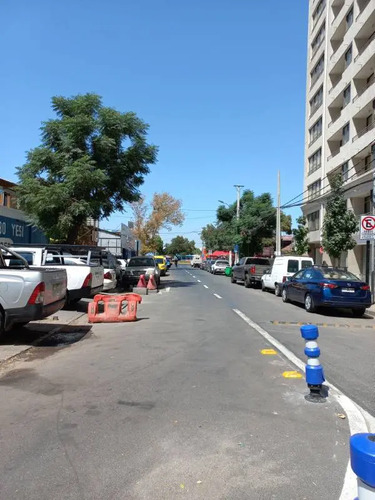 ¡oportunidad Única! Esquina Comercial Metro Ecuador