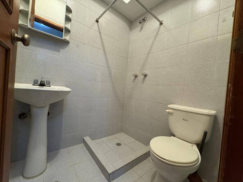 Venta De Apartamento, Altos De Guataparo, Edificio La Defense Cod 271147