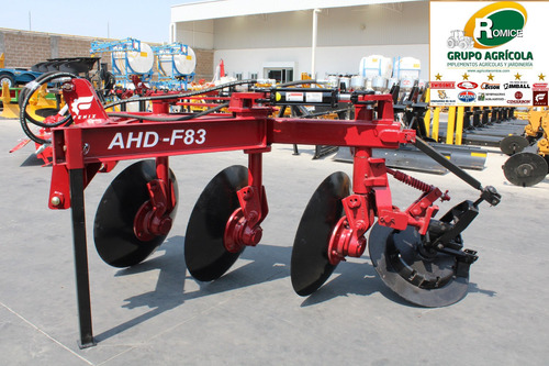 Imagen 4 de 15 de Arado Agricola De 3 Discos Hidraulico Marca Fenix P/ Tractor