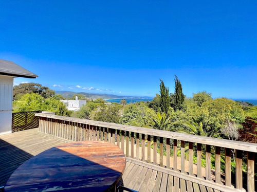 Venta De Interesante Casa A Pasos De Todo, Cachagua