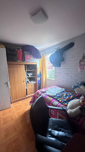 Depto En Venta, Segundo Piso, Excelente Ubicación, Macul.