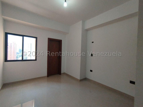Exclusivo Apartamento En Conjunto Residencial De Alto Nivel La Trigaleña 24-16836