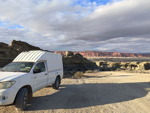 Toyota Hilux 2.5 Cab. Simples 4x4 2p
