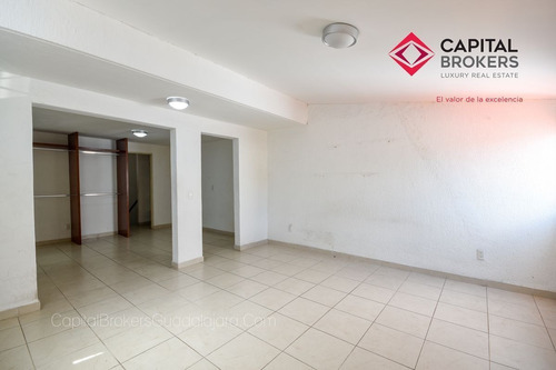 Imagen 13 de 30 de Casa En Venta En Providencia De Oportunidad