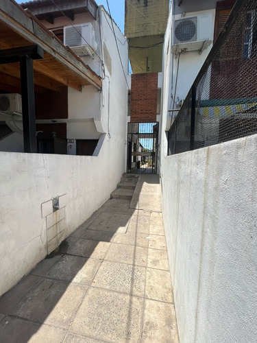 Duplex De 3 Ambientes Con Patio En Lomas Del Mirador