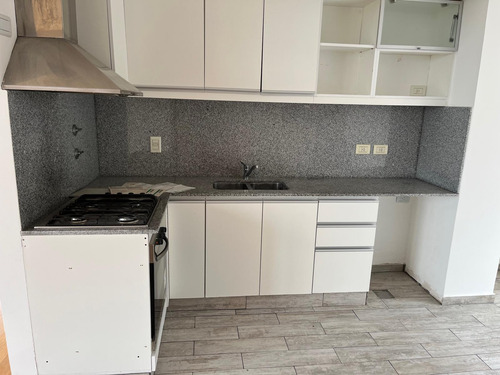 Departamento En Venta En La Lucila, 3dormitorios, 2cocheras, Pileta