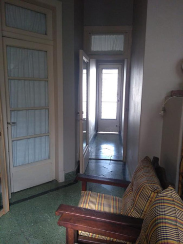 Casa En Venta - 4 Dormitorios 2 Baños - 150mts2 - La Plata