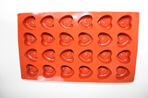 Imagem 4 de 7 de Forminha 24 Coração Molde Silicone Cupcake Bombom Chocolate