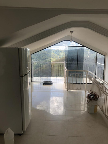 Imagen 8 de 14 de El Hatillo, Excelente Casa