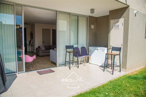 Departamento En Arriendo De 3 Dorm Con Patio Privado