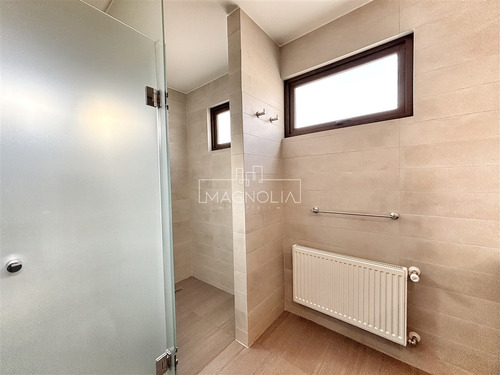 Casa En Venta De 4 Dorm. En Colina
