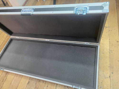 Imagen 4 de 4 de Case Rígido Teclado Pintura Epoxica Medida Interna 118x38x10