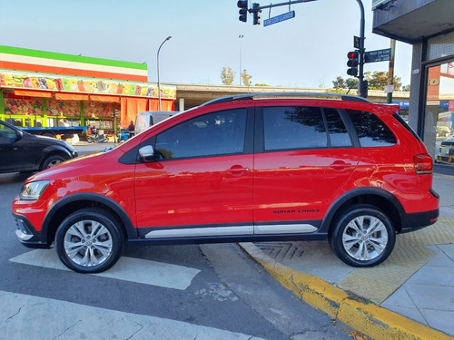 Volkswagen Suran Cross 1.6 Año 2017 Color Rojo As Automobili