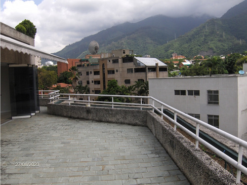 Se Vende Apto 242 M2 3h/3b/3p Altamira 4568