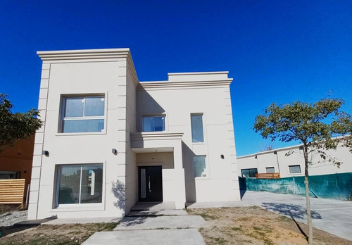 Imagen 2 de 28 de Casa En Venta En San Ramiro - Pilar Del Este